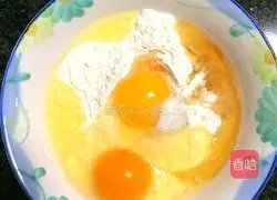 Illustration of how to make cucumber, meat floss and tomato sauce egg pancake 4