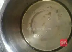 Illustration of how to make a small cream cake 3