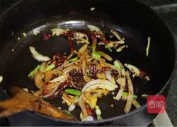 Illustration of how to make spicy razor clams 6