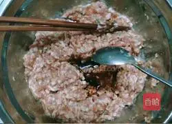 Illustration of how to make meatballs 5