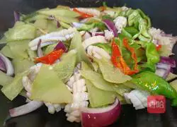 Illustration of how to make fried squid rolls with lettuce 7