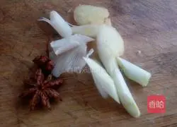 Illustration of how to make chicken feet in tomato sauce 4