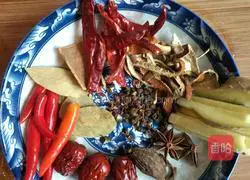 Illustration of braised pork elbows 3