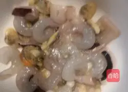 Illustration of how to make seafood porridge 2