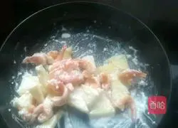 Illustration of how to make pineapple shrimp balls 10