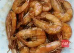 Illustration of how to make braised prawns with less oil 7