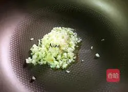 Illustration of how to make white wine clam pasta 4