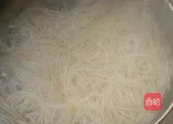  Illustration of how to make red oil spicy hotpot 9