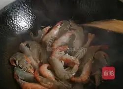 Illustration of braised Macrobrachium in oil 4