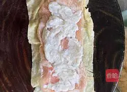 Illustration of how to make shrimp and fat beef bell rolls 2