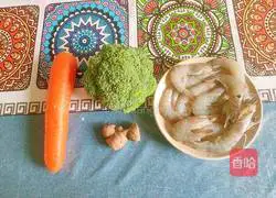 Stir-fried shrimp with broccoli and carrot Practice illustration 2