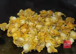 Illustration of how to make scallops with green onions 2