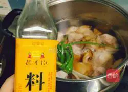 Illustration of braised soybeans and pig trotters 3