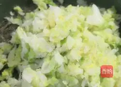 Illustration of how to make fungus and shrimp skin filling 3