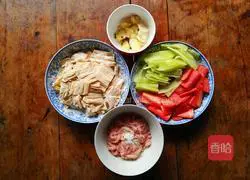 Illustration of the recipe of twice-cooked pork with yuba 1