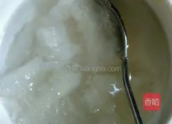 Illustration of how to make bird's nest, white fungus and lotus seed soup 2