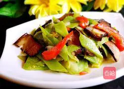 Illustration of how to make fried bacon with green bamboo shoots 1