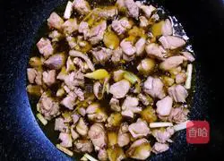 Illustration of how to make spicy chicken cubes 5