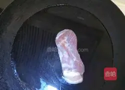 Illustration of how to make crispy pork belly 1