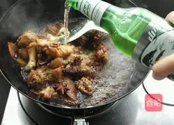 Beer Duck Illustration of how to make legs 8