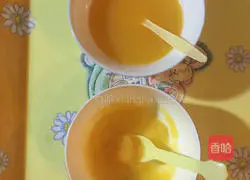 Illustration of how to make orange mousse cake 4