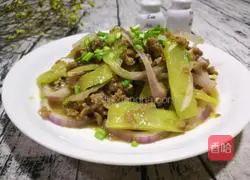 Illustration of how to cook chayote with sauce 7