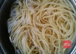 Vegetarian Illustration of how to make fried pasta 4