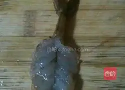 Phoenix tails Illustration of how to make shrimp balls 2