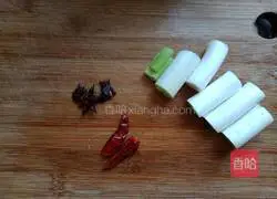 Illustration of how to make braised pork with radish and mushrooms 2