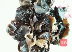 Illustration of how to make lettuce with fungus and oyster sauce 2