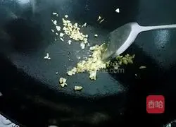 Illustration of how to make stir-fried flower armor 5