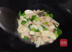 Illustration of how to stir-fry king oyster mushrooms and shrimps 8