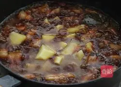 Illustration of Braised Pork and Potatoes 10