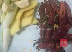 Illustration of how to make spicy fried shrimp tails 5