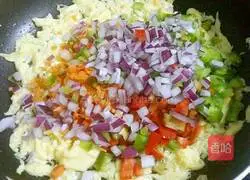 Illustration of how to make spicy shredded pork fried rice 6