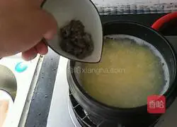 Illustration of how to make sea cucumber and millet porridge 6