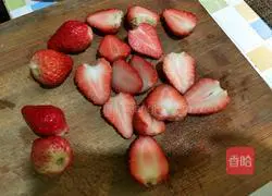 Strawberry yogurt mousse cake (electric Rice pot version) Recipe Illustration 4