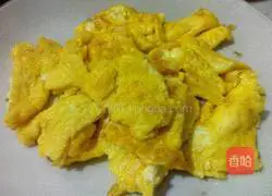 Cucumber Scrambled Eggs Recipe Illustration 6