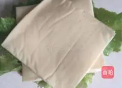 Illustration of how to make beef burgers 6