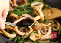 Illustration of how to make spicy squid hotpot 8