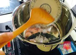 Illustration of how to cook chicken legs stewed in sauce 3