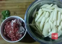 Onion flavor Illustration of how to make mashed potatoes with meat sauce 1