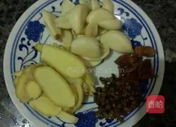 Illustration of how to make spicy onion chicken 3