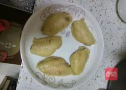 Illustration of how to make crispy fried chicken wings 1