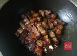 Illustration of how to make braised pork belly with dried beans 6