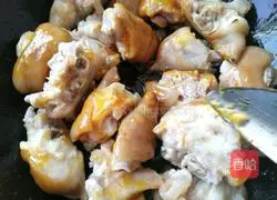 Illustration of Braised Pork Knuckles 6