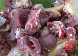 Illustration of braised duck meat in sauce 1