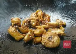 Illustration of how to make spicy chicken with edamame 7