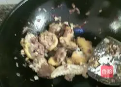 Illustration of braised duck in casserole sauce 5