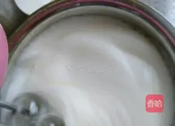 How to make eight-inch cocoa chiffon cake Illustration 5